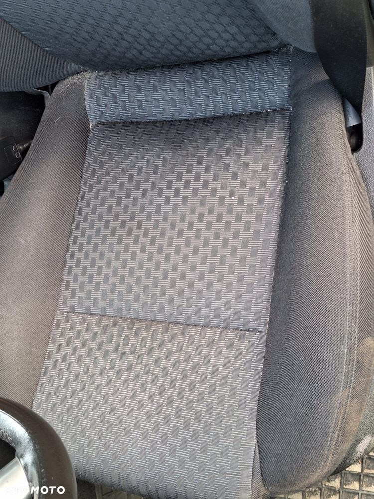 Ford Mondeo 2.5 V6 Ghia - 9