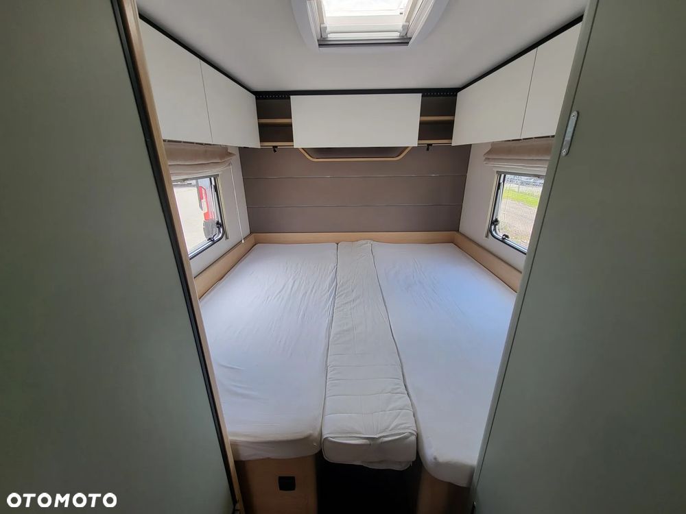 LMC Style 530 E - Łóżka wzdłużne + salon podkowa - 16