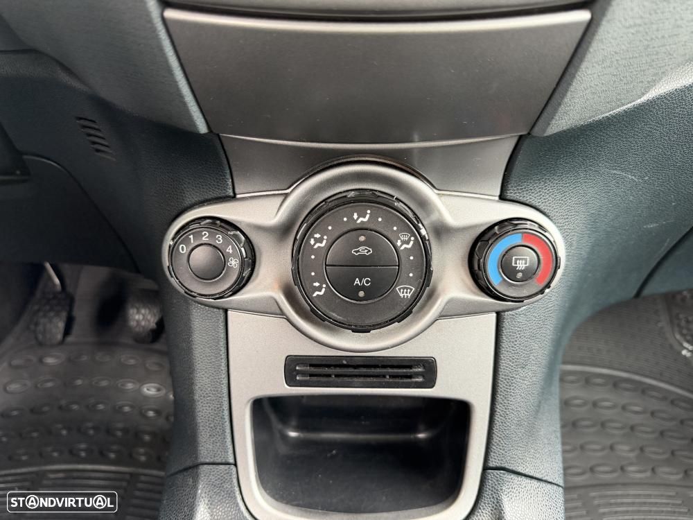 Ford Fiesta 1.25 Titanium - 20