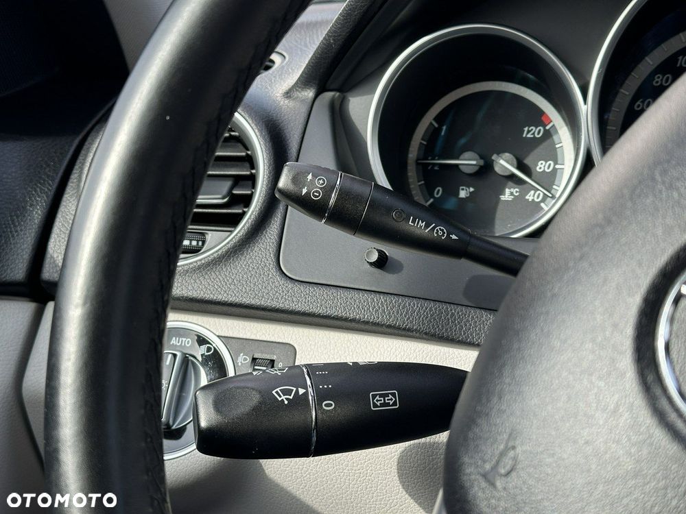 Mercedes-Benz Klasa C 180 BlueEFFICIENCY - 20
