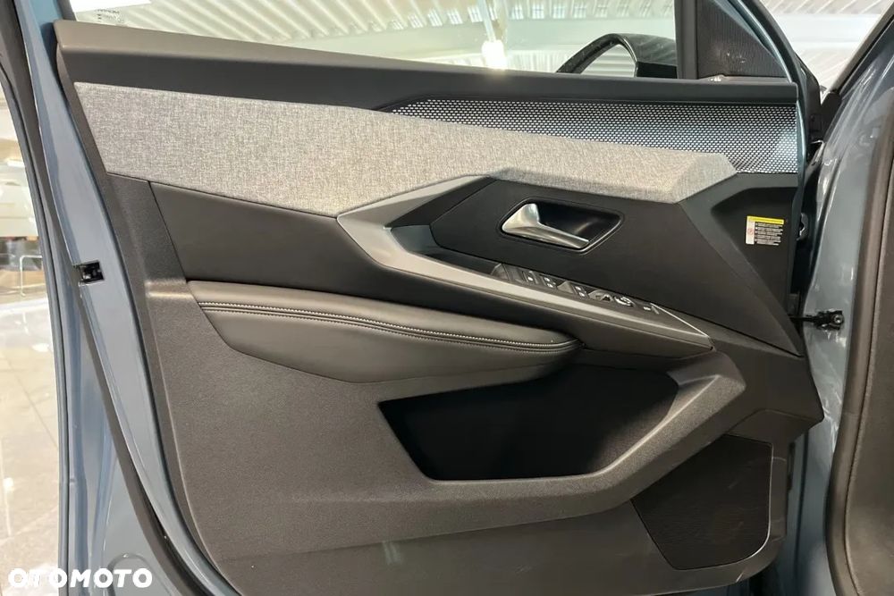Peugeot 3008 1.2 PureTech mHEV GT E-DCS6 - 12
