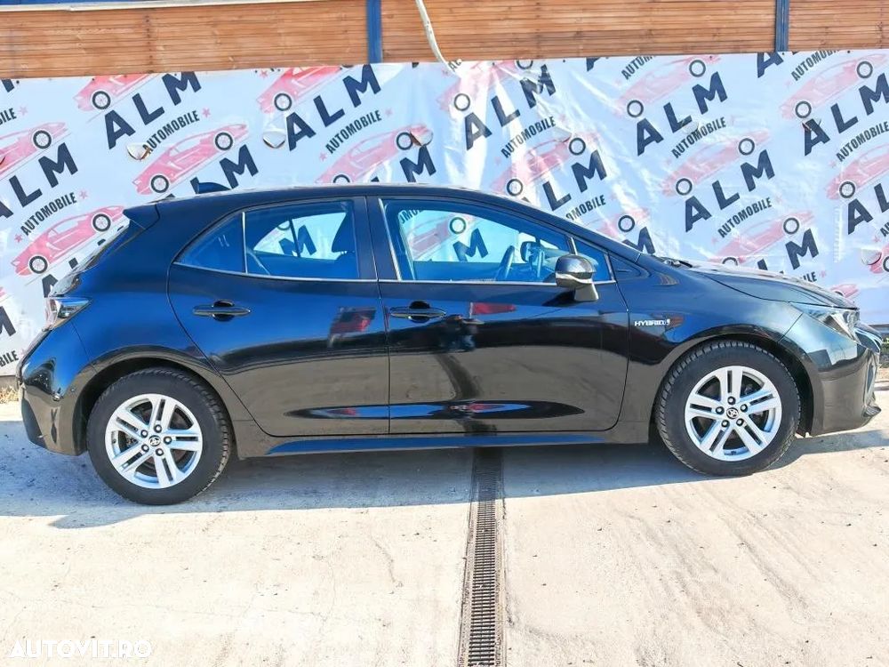 Toyota Corolla ver-1-8-hsd-dynamic - 6