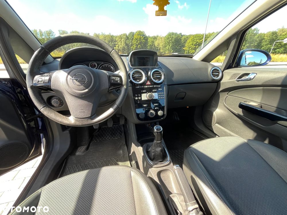 Opel Corsa 1.2 16V Cosmo - 16