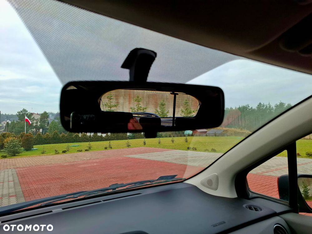 Toyota Yaris 1.33 Premium - 22