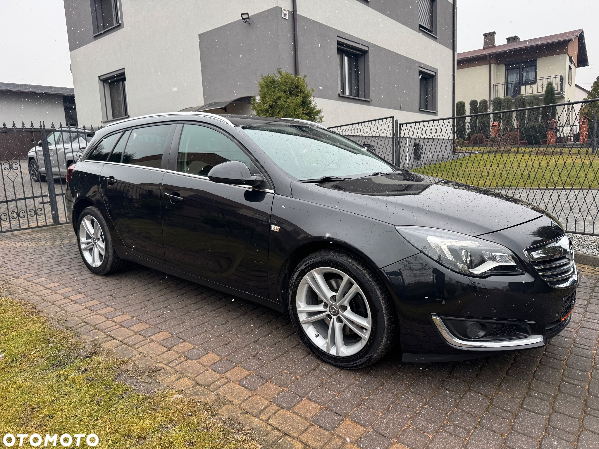 Opel Insignia 2.0 CDTI 4x4 Sports Tourer - 2
