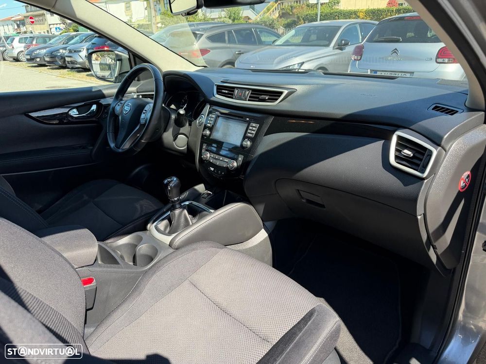 Nissan Qashqai 1.2 DIG-T N-Connecta 18 - 16