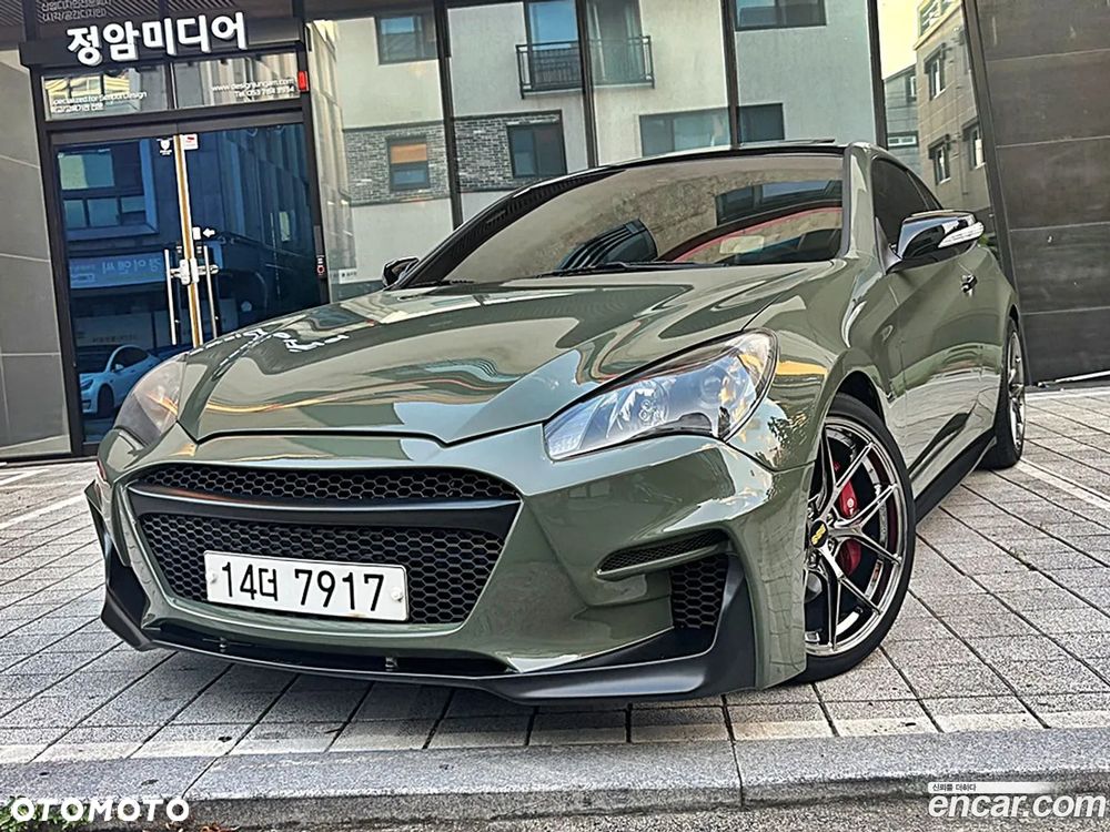 Hyundai Genesis Coupe - 15