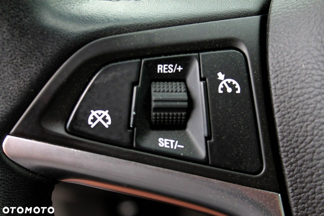 Opel Astra IV 1.4 T Cosmo S&S - 37