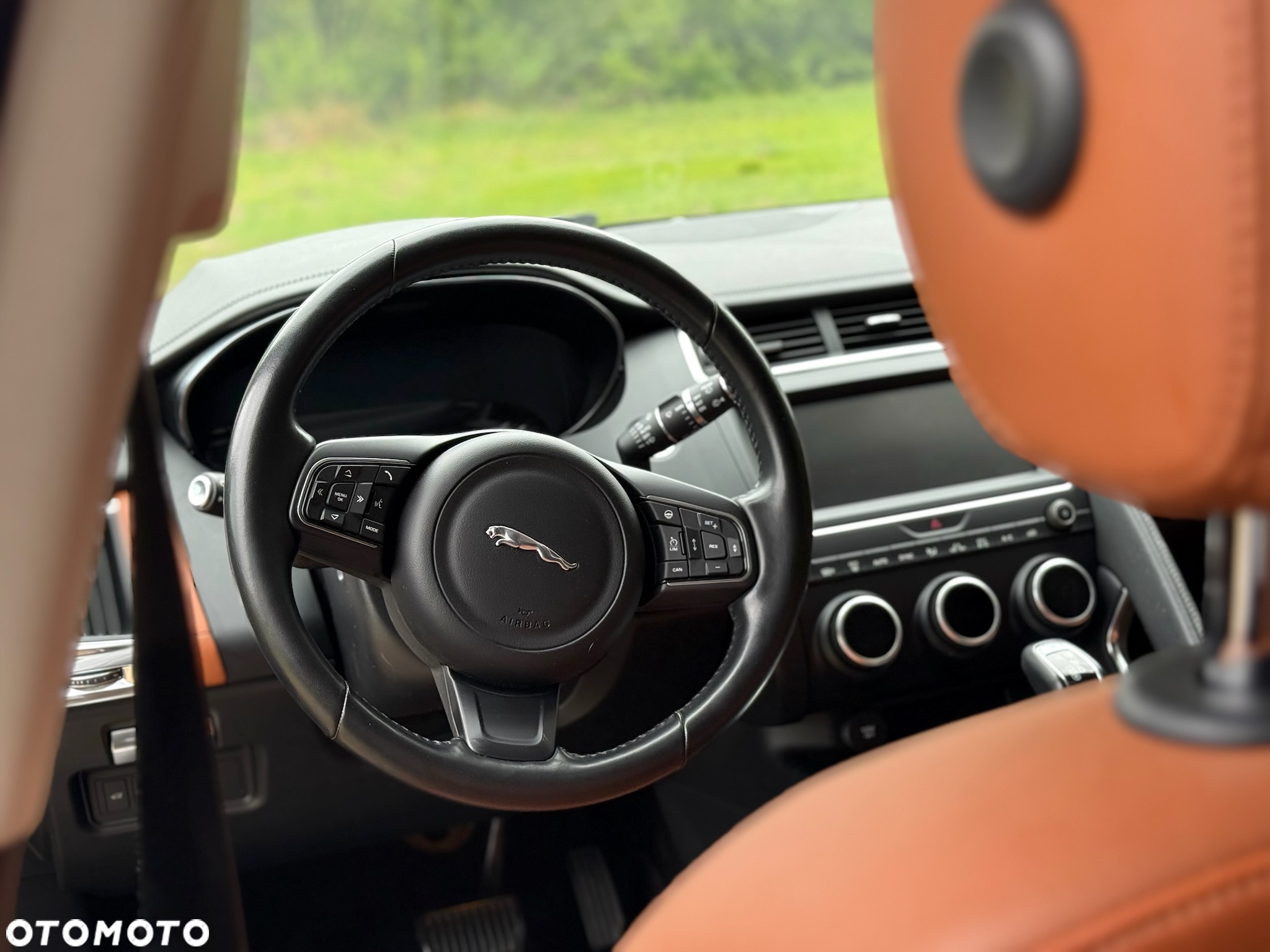 Jaguar E-Pace - 11