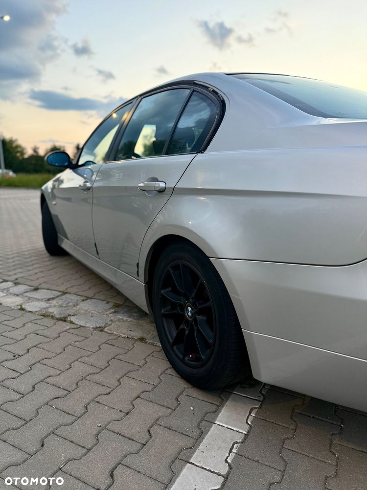 BMW Seria 3 320i - 8