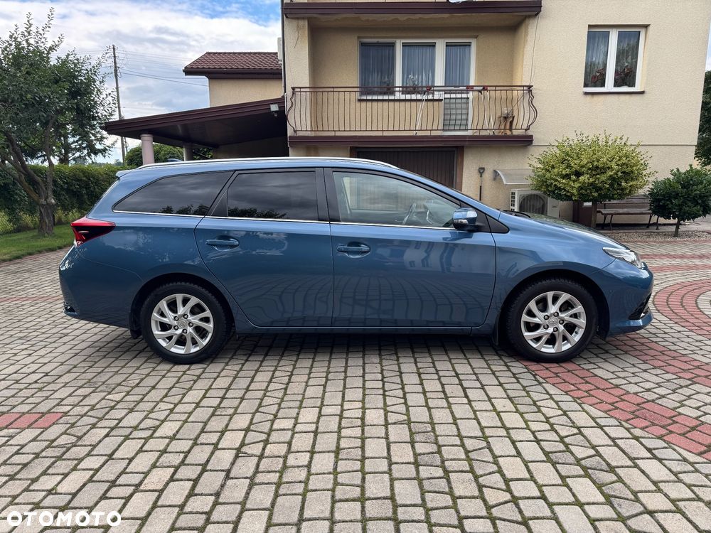 Toyota Auris 1.6 Prestige - 3