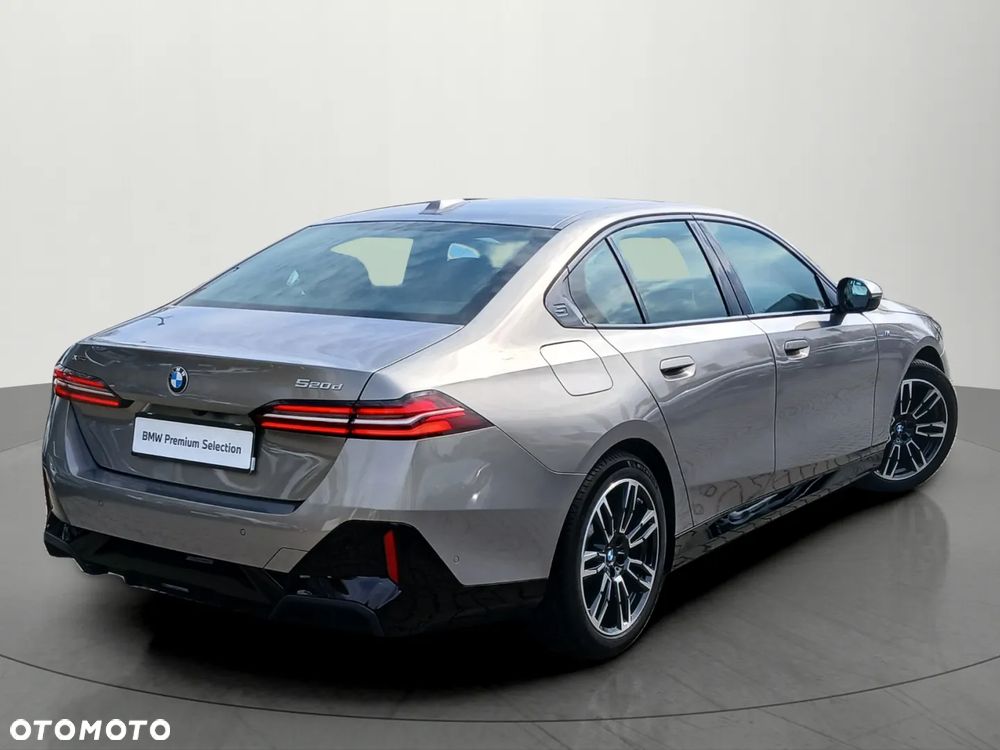BMW Seria 5 520d xDrive mHEV M Sport - 6