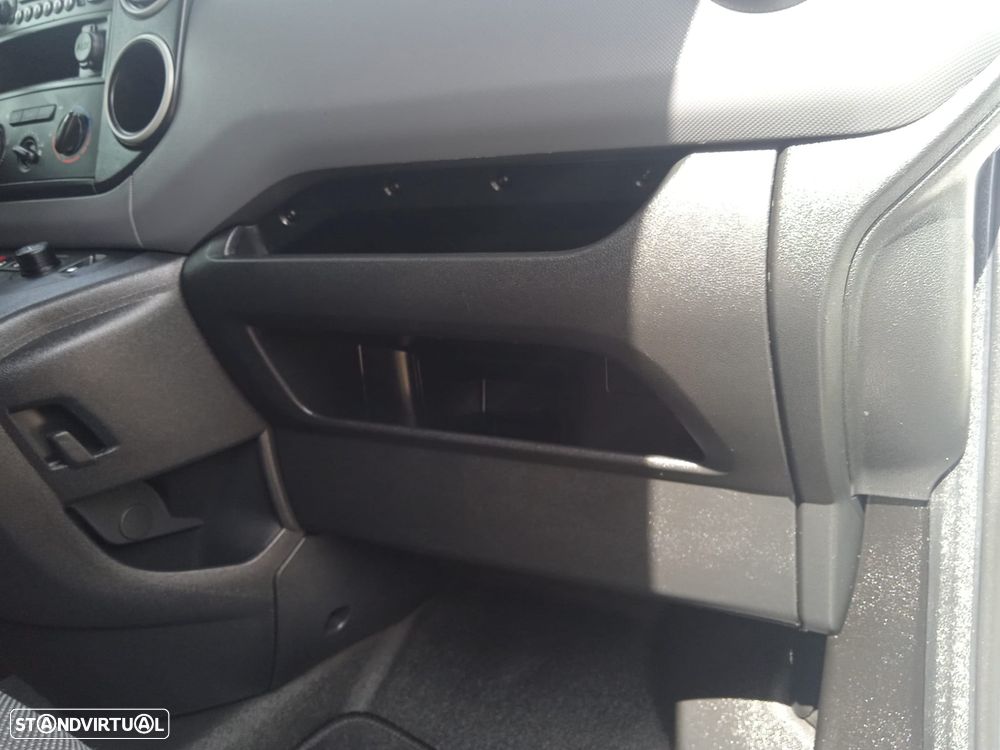 Citroën Berlingo XL (Longa) 1.6 Hdi 100cv 3 lugares 5 portas - 40