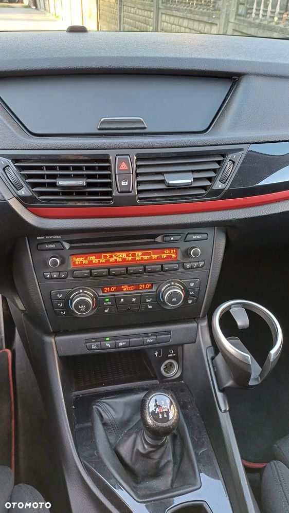 BMW X1 sDrive18d xLine - 18