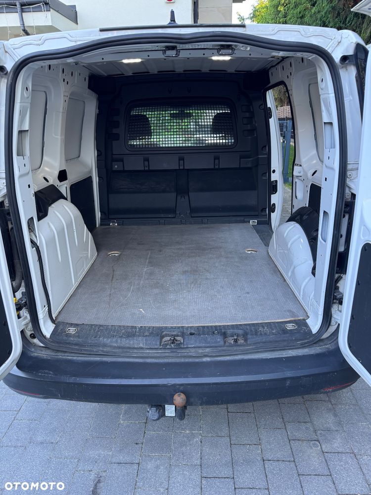 Volkswagen Caddy - 10