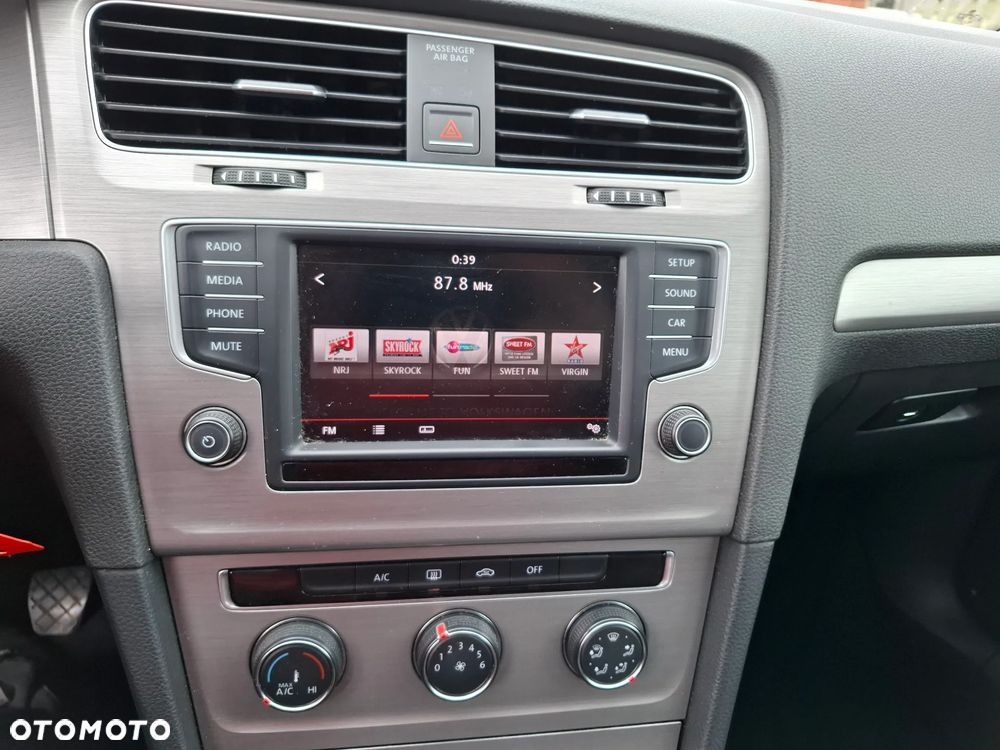 Volkswagen Golf - 21