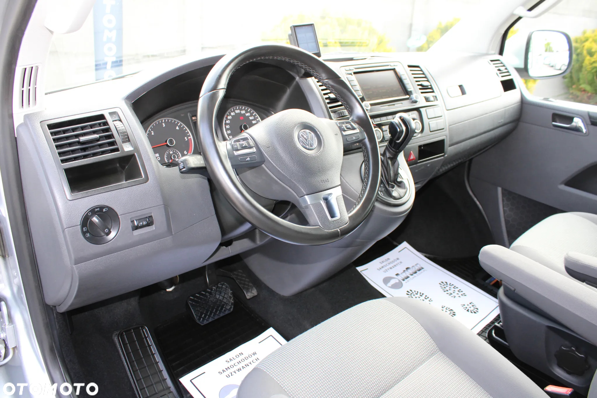 Volkswagen Caravelle - 22