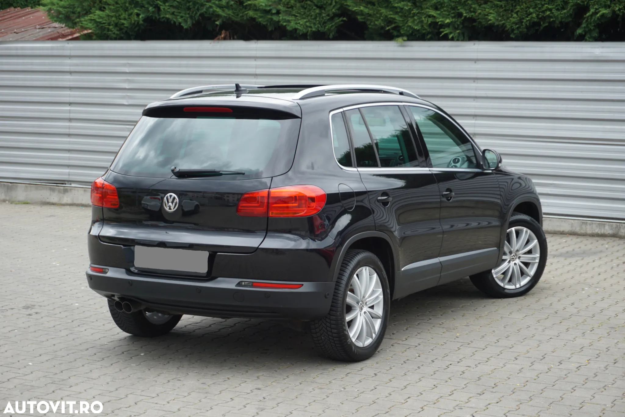 Volkswagen Tiguan 2.0 TDI 4Motion DSG Sport & Style - 2
