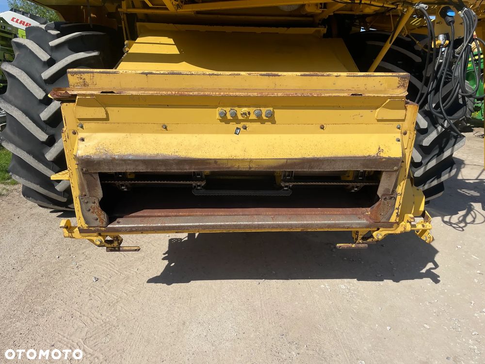 New Holland TX 68 Plus - 3