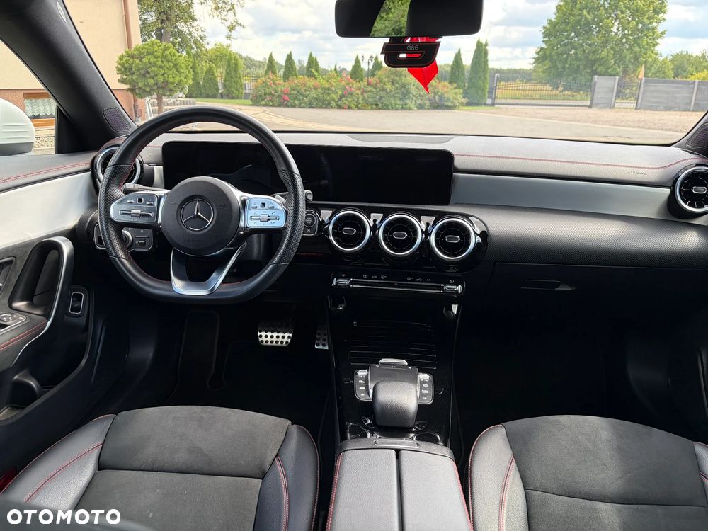 Mercedes-Benz CLA 180 AMG Line 7G-DCT - 22