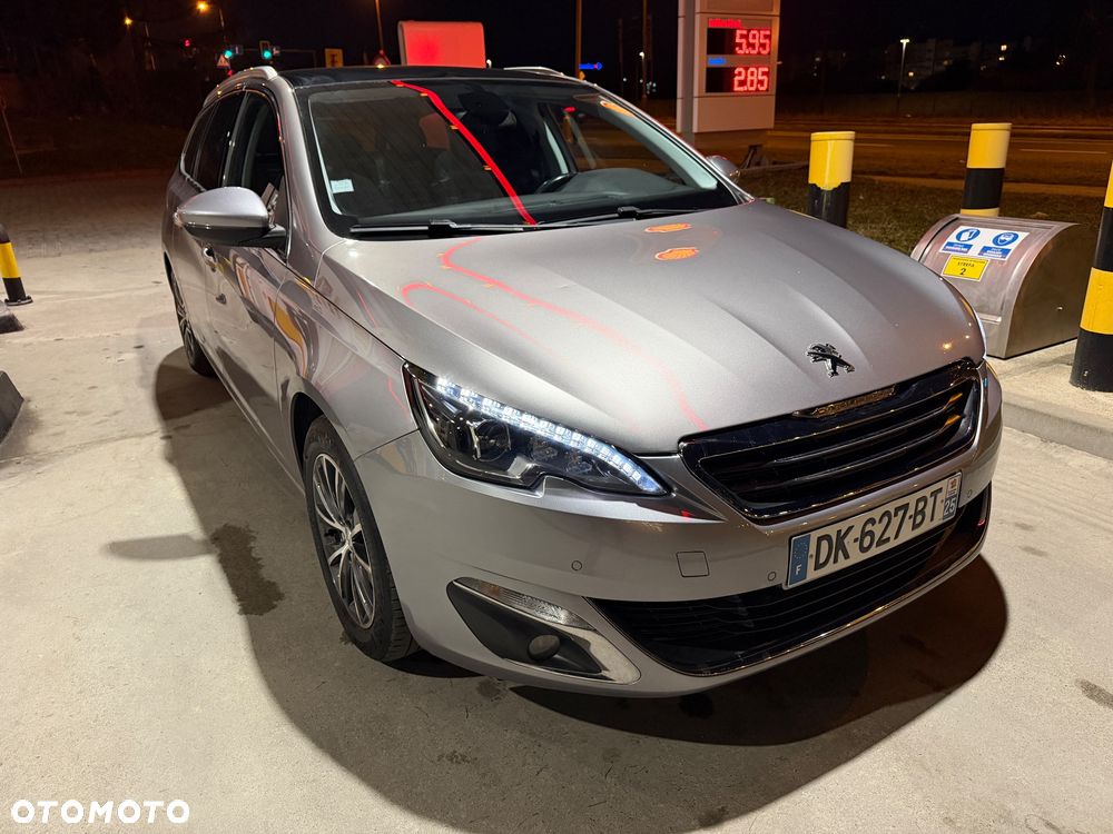 Peugeot 308 PureTech 130 GPF Stop & Start Allure Business-Paket - 13