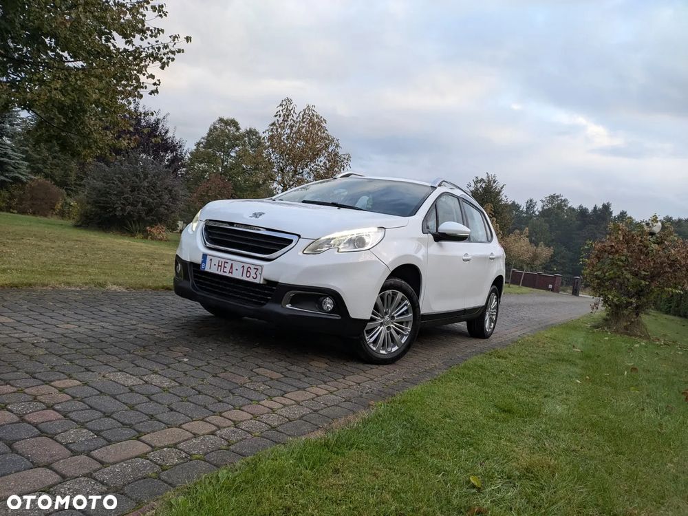 Peugeot 2008 1.2 Pure Tech Signature - 1