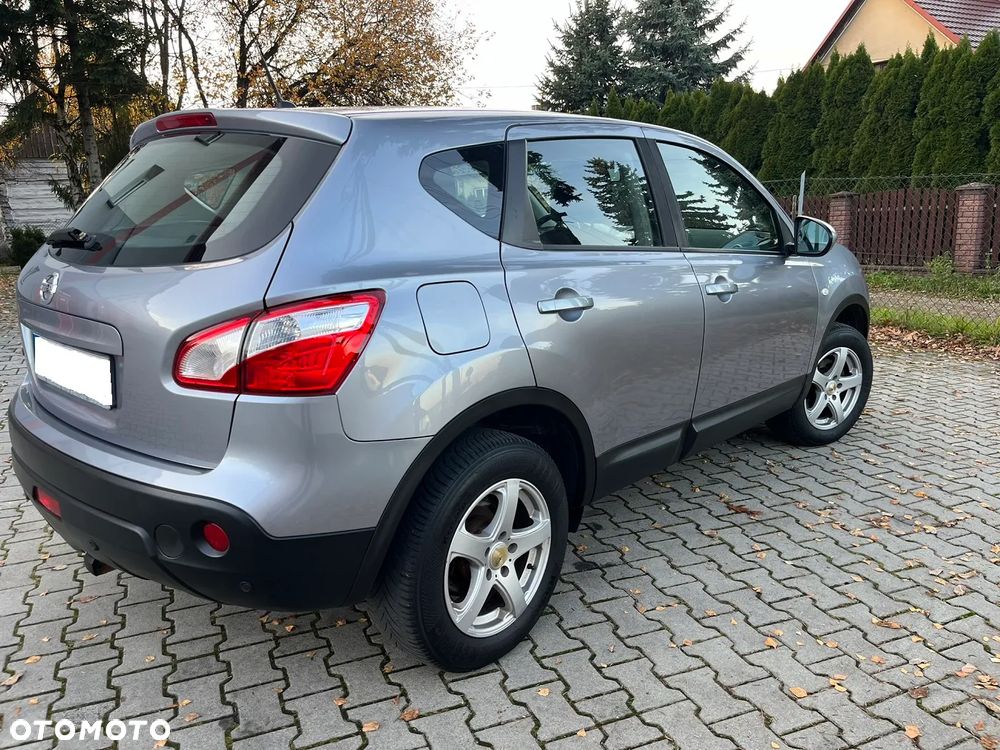 Nissan Qashqai 2.0 4x4 visia - 27