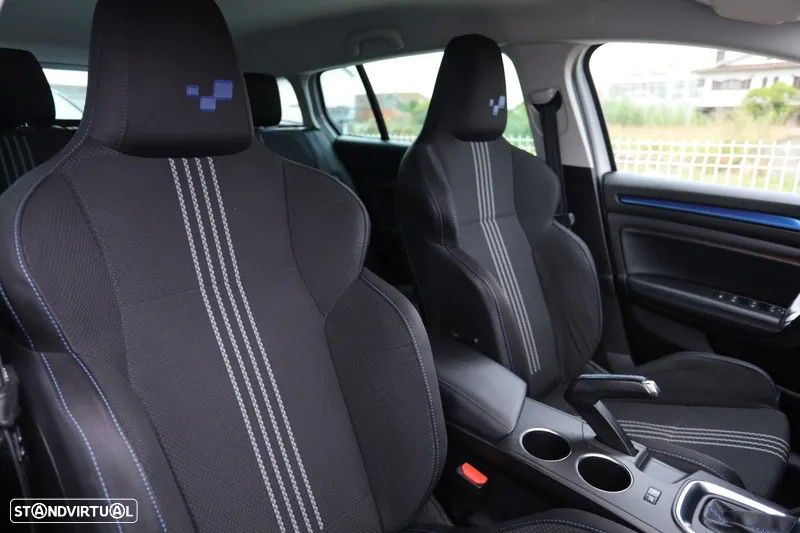 Renault Mégane Sport Tourer 1.5 Blue dCi GT Line EDC — fotografia 11