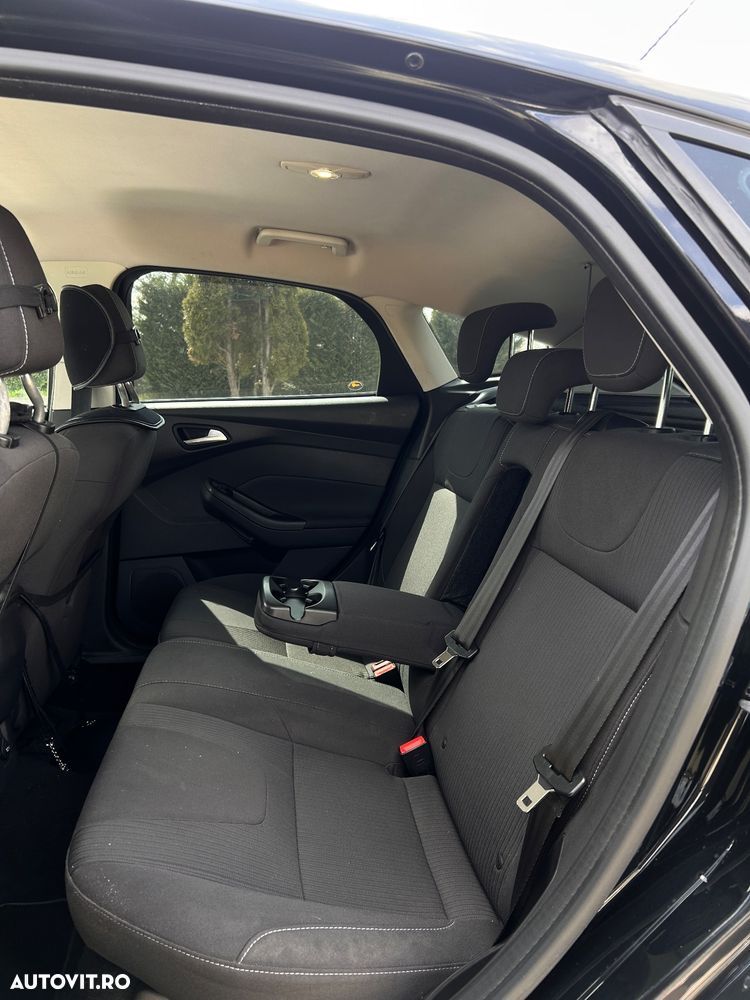 Ford Focus 1.6 TDCi DPF Titanium - 9