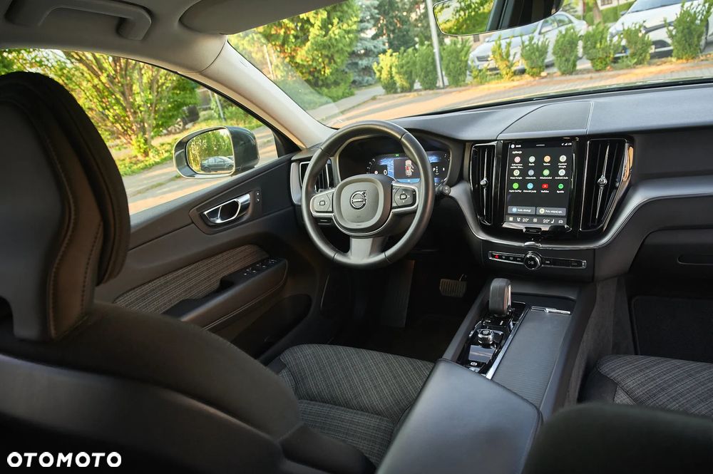 Volvo XC 60 B4 D AWD Momentum Pro - 27