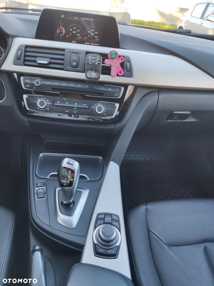 BMW Seria 3 318d - 5