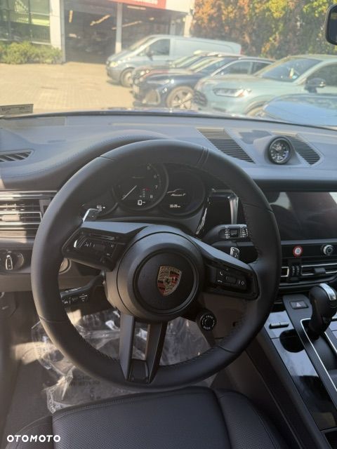 Porsche Macan T - 17