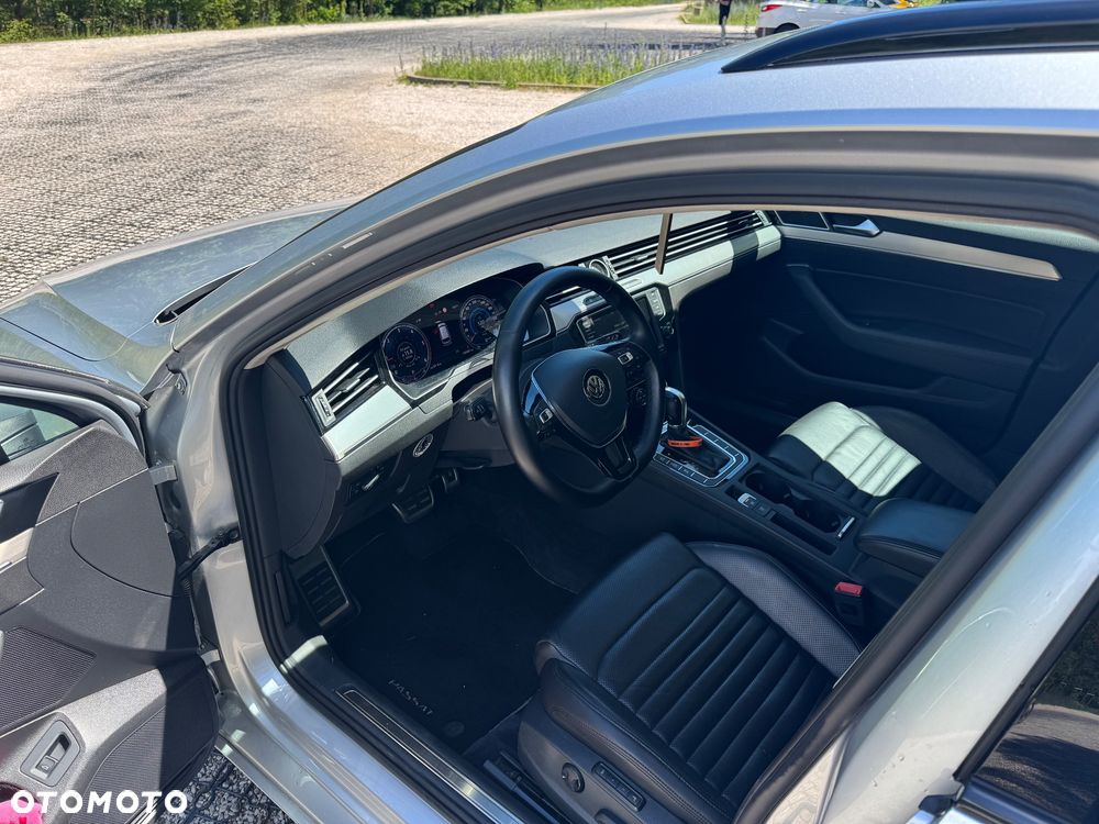 Volkswagen Passat 2.0 TDI Bi-Turbo BMT 4Mot Highline DSG - 12