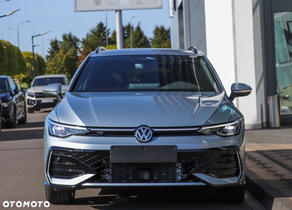 Volkswagen Golf - 8