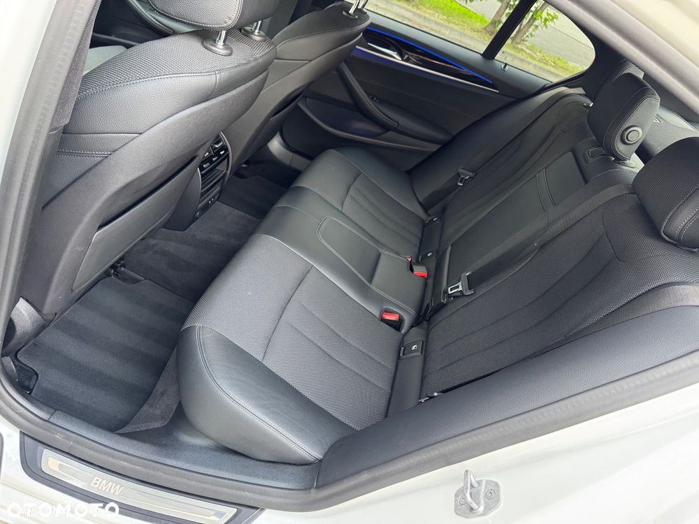 BMW Seria 5 530e xDrive M Sport Edition - 27