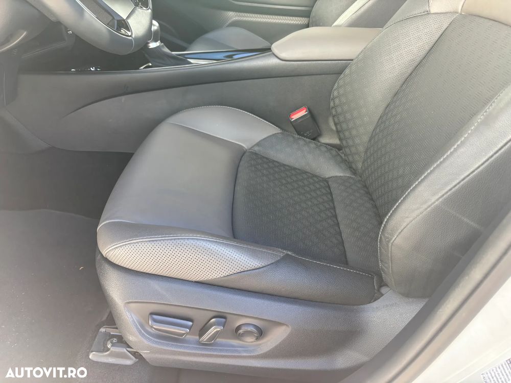 Toyota C-HR 2.0 HSD 184 CP 4x2 CVT C-lassy bi-tone - 12