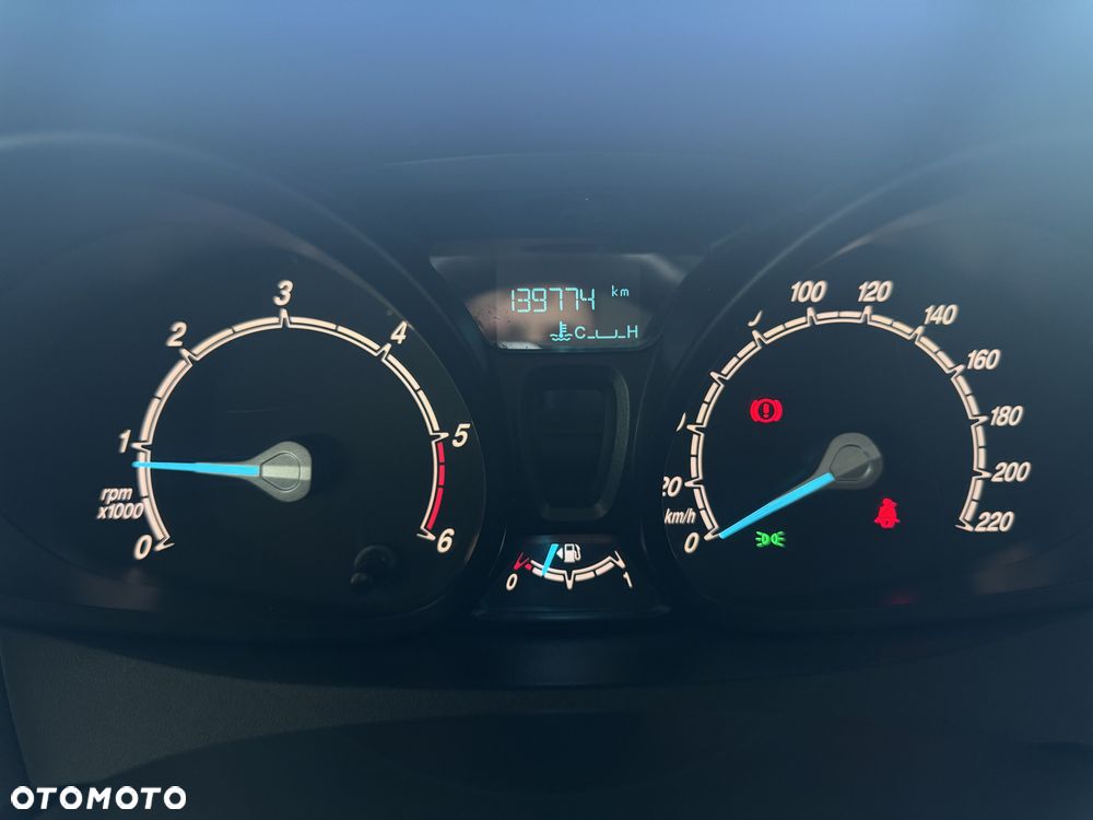 Ford Transit Courier - 22