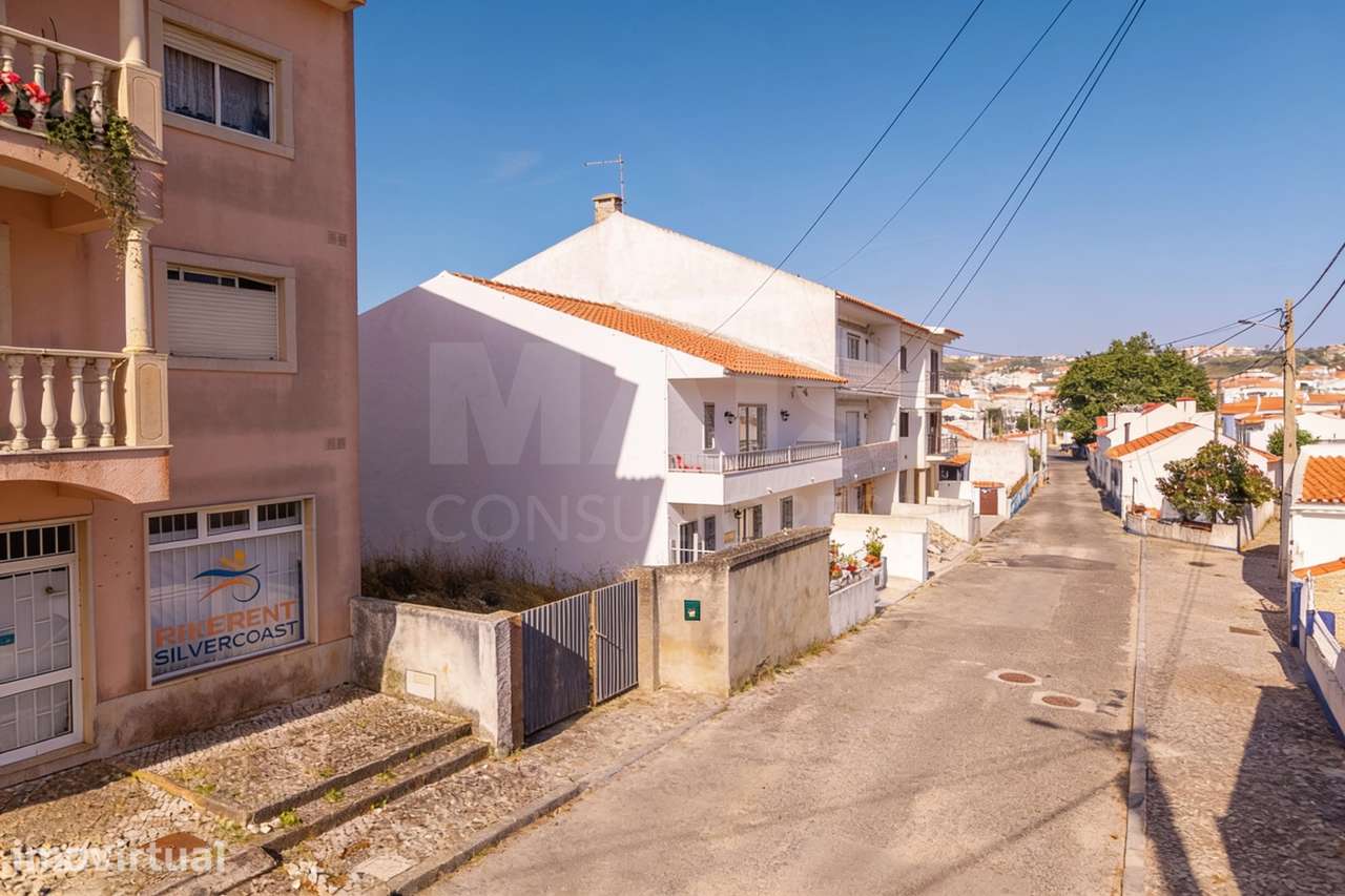 Terreno Urbano no Centro da Foz do Arelho | 240 m² | Implantação at... - Grande imagem: 4/8