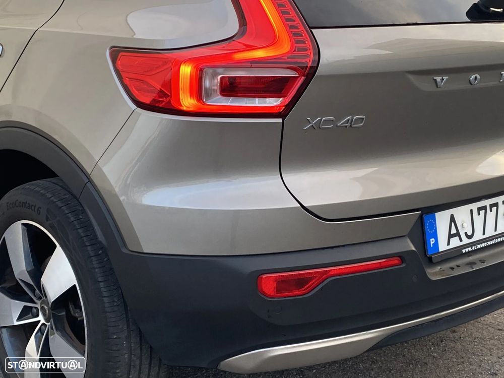 Volvo XC 40 2.0 B4 Momentum Plus - 39