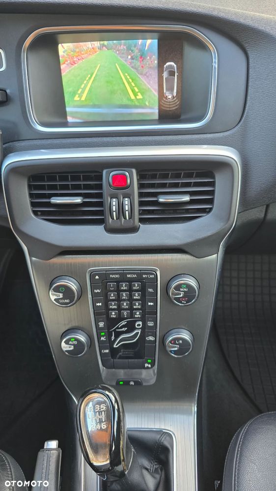 Volvo V40 - 16