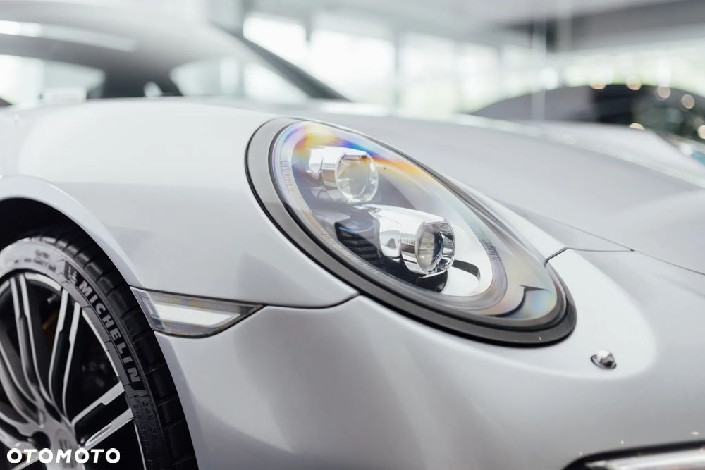 Porsche 911 Turbo S - 19