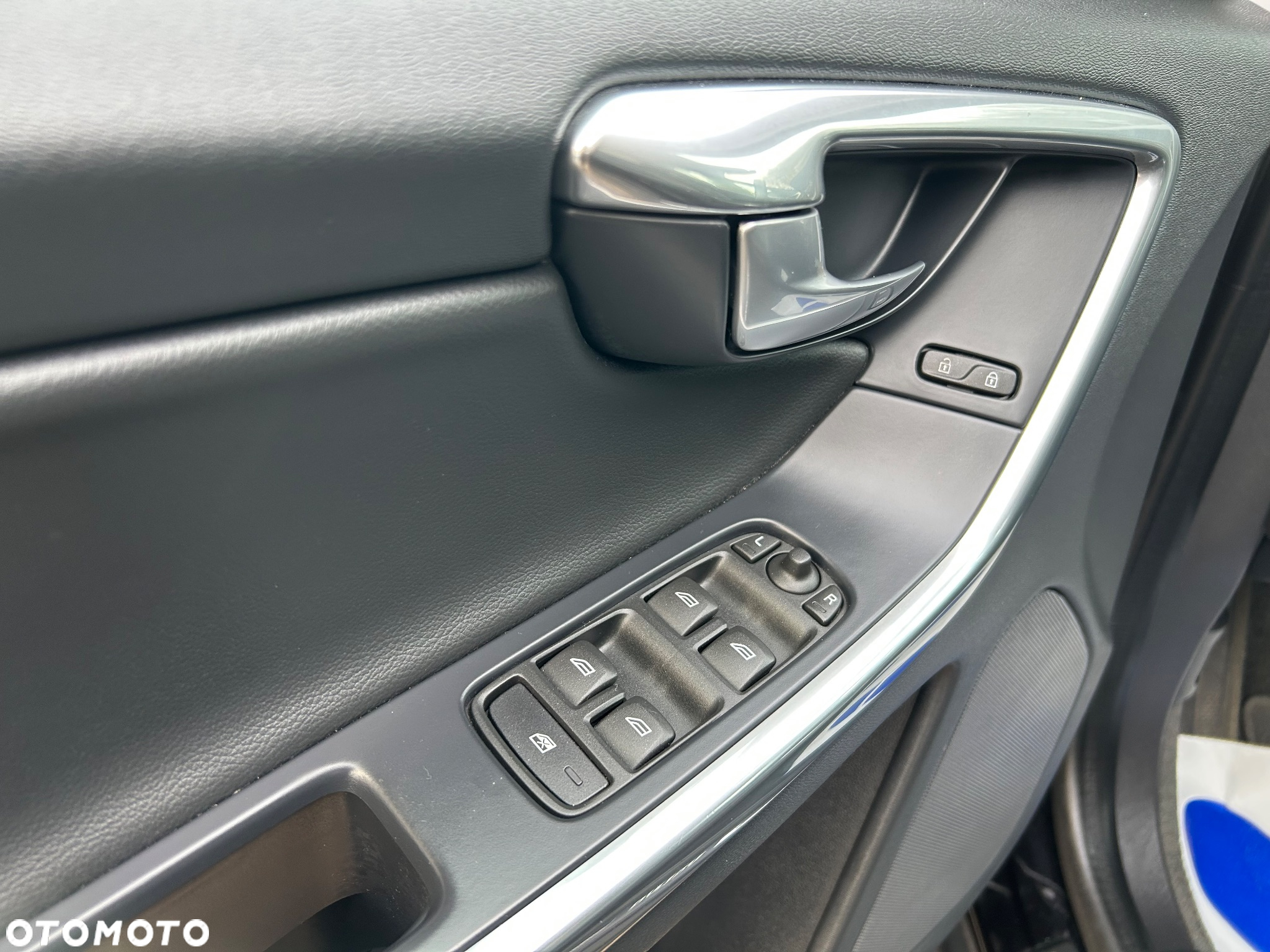 Volvo XC 60 D4 Geartronic Kinetic - 12