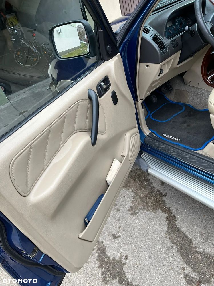 Nissan Terrano II 2.4 SE - 5