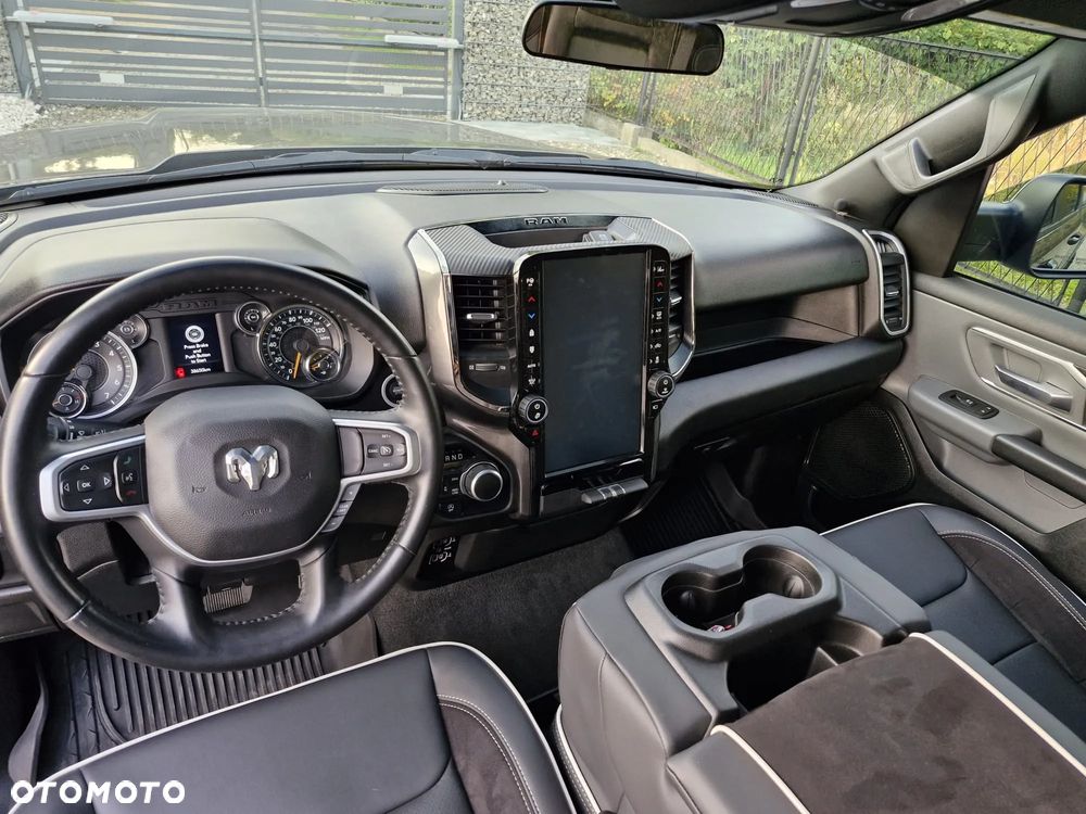 RAM 1500 ver-5-7-quad-cab-laramie - 28