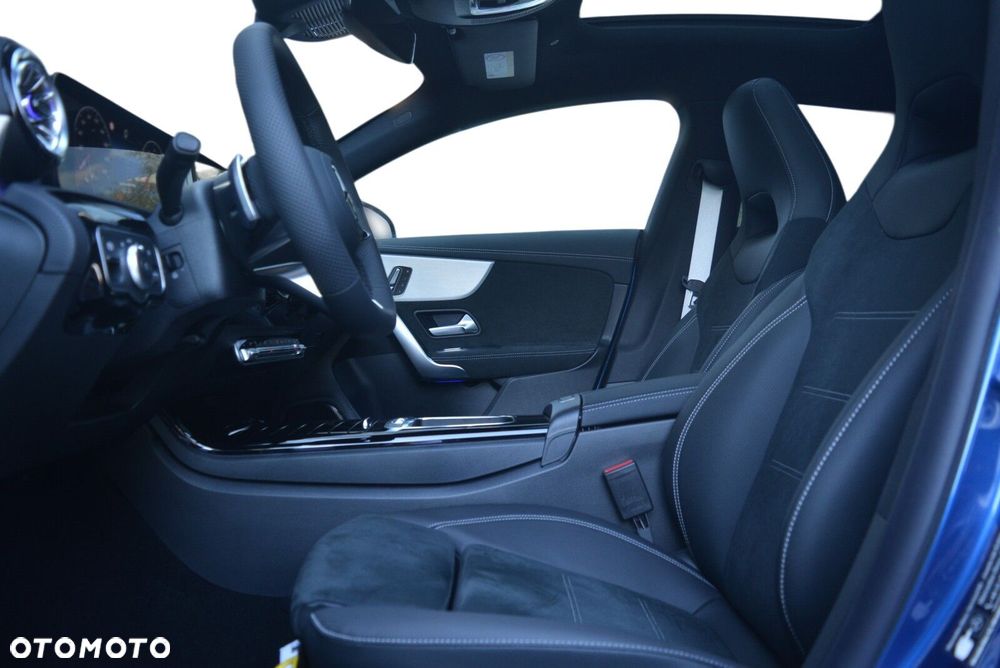 Mercedes-Benz CLA 250 4-Matic AMG Line 7G-DCT - 7