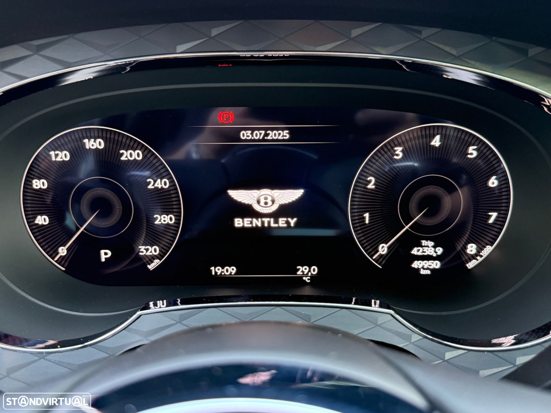Bentley Bentayga V8 Atelier Edition - 54