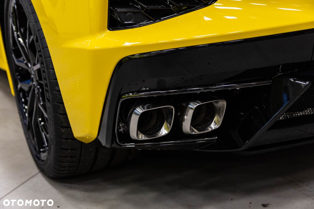Chevrolet Corvette - 15
