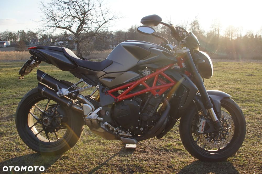 MV AGUSTA Brutale - 12