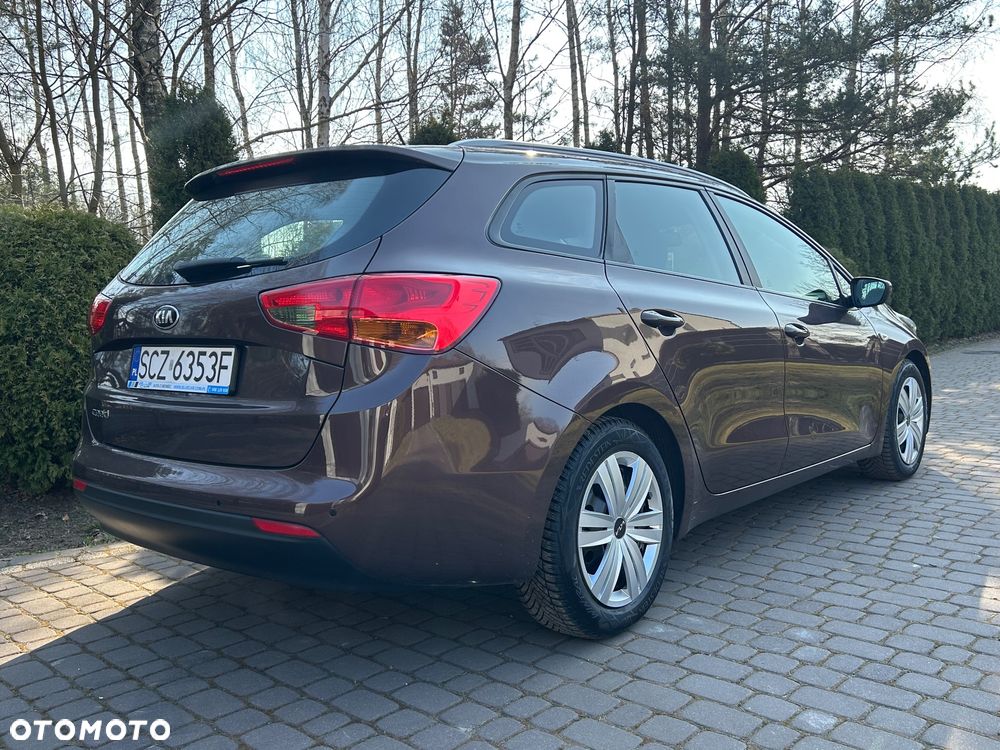 Kia Ceed 1.6 GDI ISG Dream-Team Edition - 6