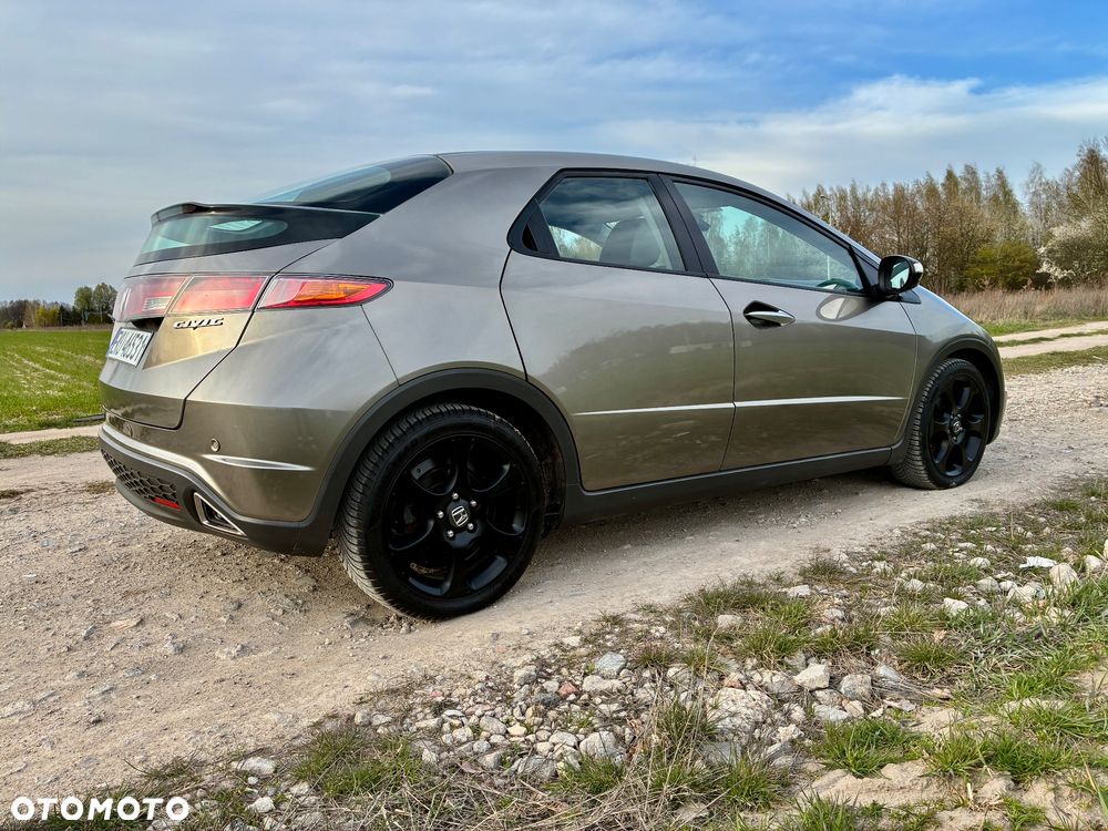 Honda Civic 1.8i-VTEC Sport - 6